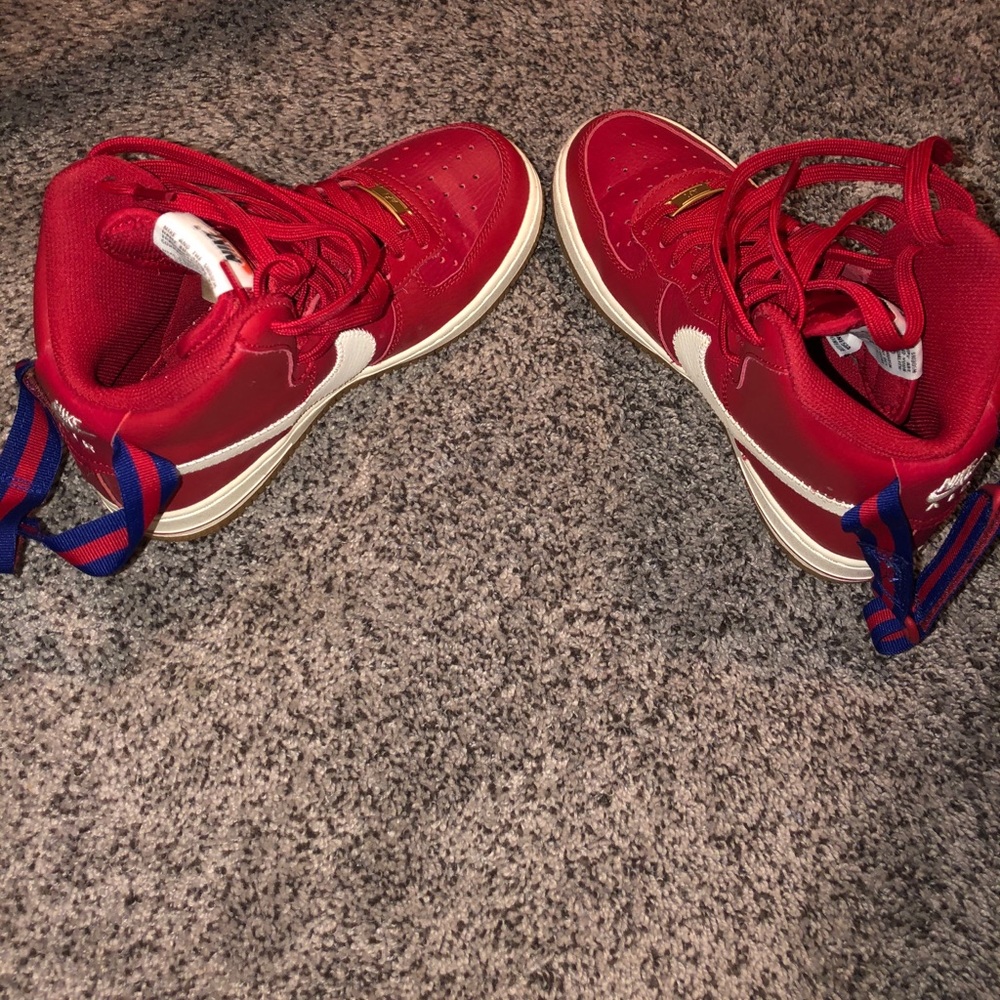Shoes - Picture 5 of 6